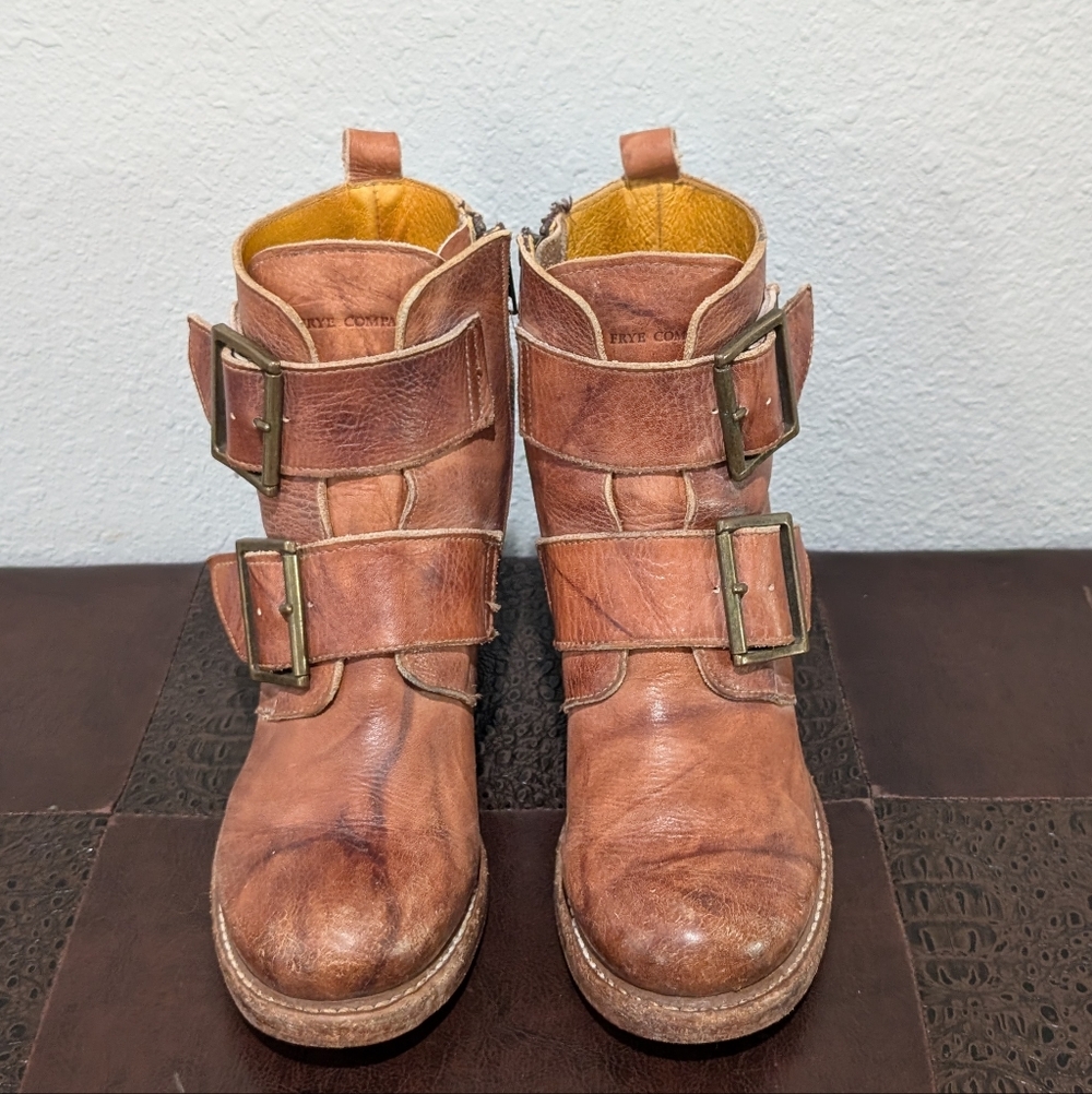 Frye Sabrina Double Buckle Boot in Saddle, size 8 - Picture 7 of 15